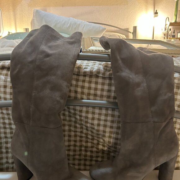 VINCE CAMUTO Femmie Tall Shaft Boot Grey Suede Size 8.5 - Picture 2 of 10
